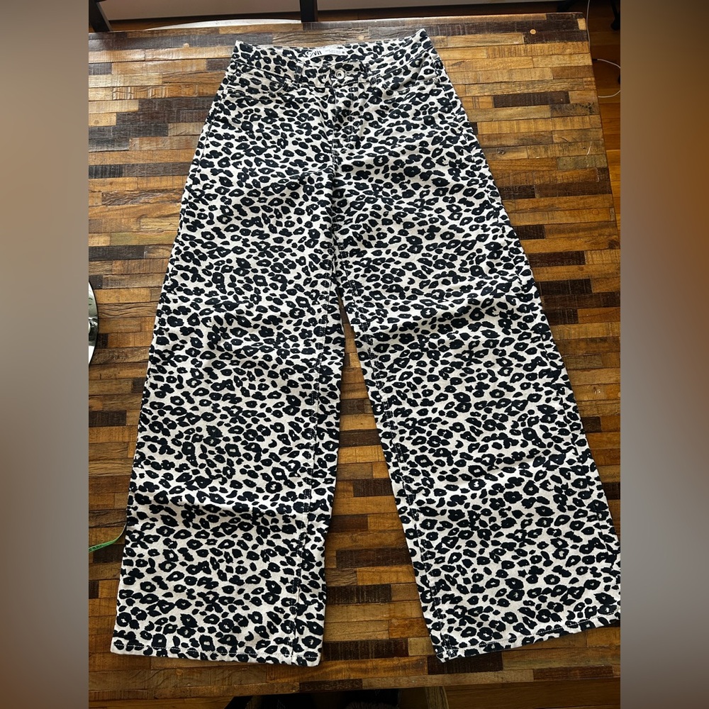 Zara jeans size 4